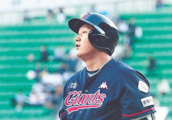 누적 연봉 2위인 롯데 이대호. [뉴스1]