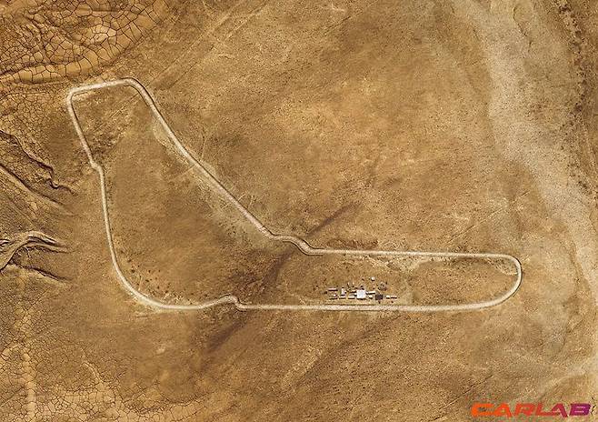 BMW가 모로코에 새로 만든 복제 몬자 서킷