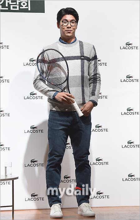 ▲ 정현 '라켓은 늘 옆에 있어야 해'
