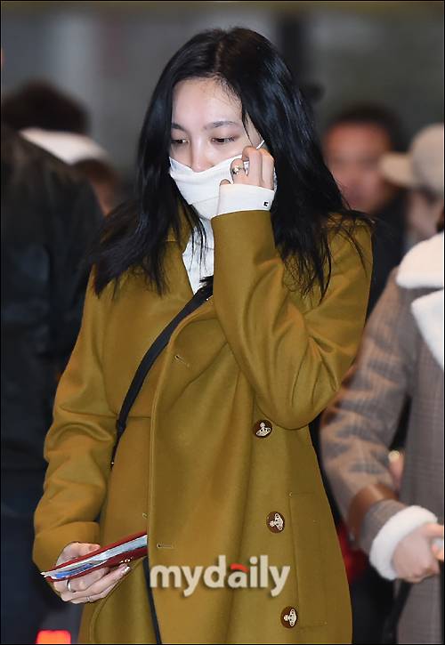 ▲ 트와이스 나연 '마스크로 얼굴 사수'
