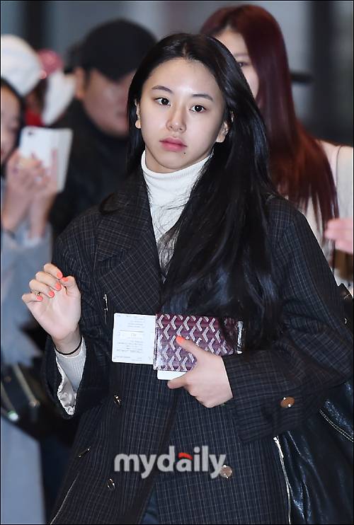 ▲ 트와이스 채영 '잡티 하나 없는 피부'