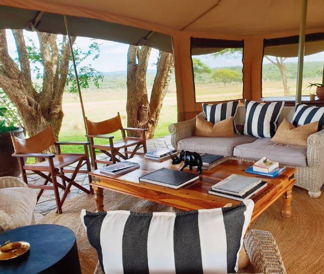 리조트에 마련된 테이블.