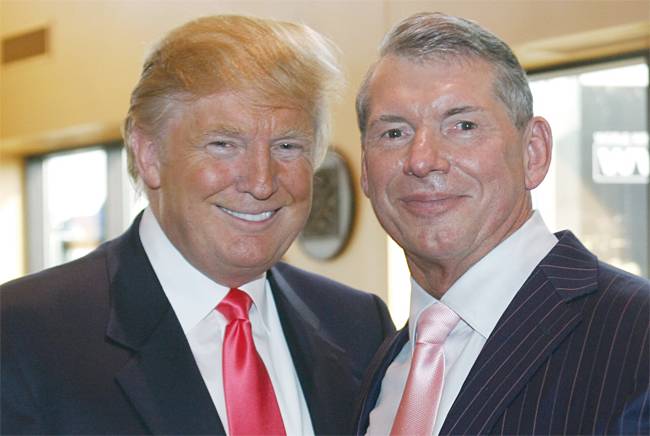도널드 트럼프(왼쪽) 미국 대통령과 빈스 맥마흔 회장.