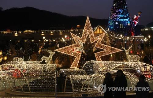 에버랜드 크리스마스 느낌 물씬 [연합뉴스 자료사진]