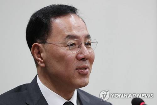 모두발언하는 민원기 차관 (과천=연합뉴스) 이지은 기자 = 민원기 과학기술정보통신부 2차관이 27일 오후 경기도 정부과천청사 과학기술정보통신부에서 열린 통신재난의 사전대비 및 신속한 극복을 위한 과학기술정보통신부와 통신사업자간 협약식에서 모두발언하고 있다.  jieunlee@yna.co.kr