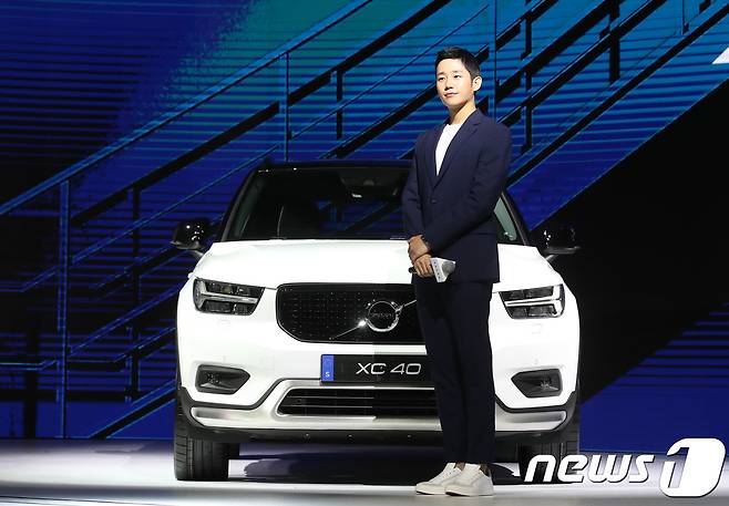 배우 정해인이 26일 오전 서울 신라호텔 다이너스티홀에서 열린 ‘볼보자동차 더 뉴 XC40 국내 출시 행사‘에 참석해 포즈를 취하고 있다.  © News1 권현진 기자