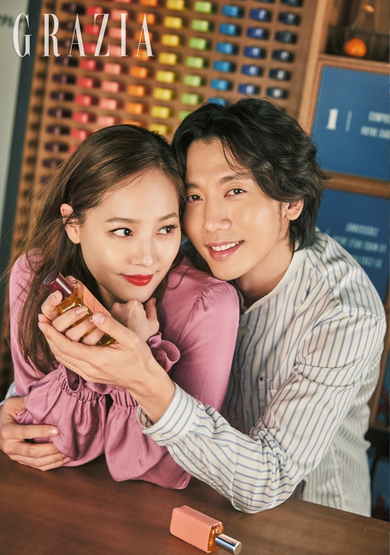 유진♥기태영, 로맨틱 커플 파리 화보..'예쁜 사랑'