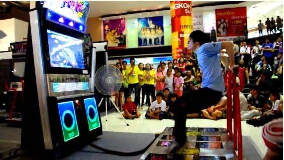 (고수가 무대에 오르면 구경이 시작된다)