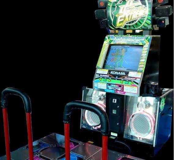 (2000년대 초반, DDR의 마지막 아케이드 작품이라 여겨졌던 DDR EXTREME)