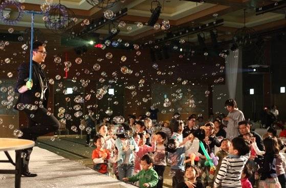 설 연휴 벌어지는 마술쇼 [사진 곤지암리조트]