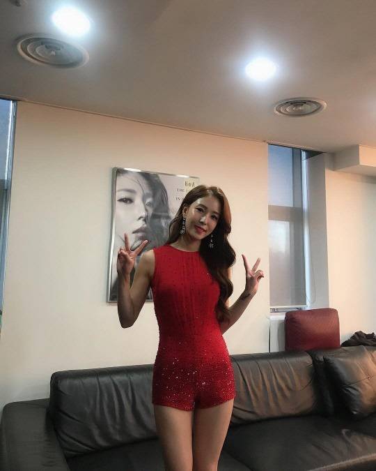 보아 섹시 몸매 + 미모, 수영복이야 옷이야? 각선미 자랑하는 짧은 보디수트입고 ‘여신 몸매’