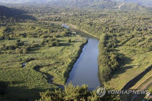 DMZ 가로 지르는 한탄강 [연합뉴스 자료사진]