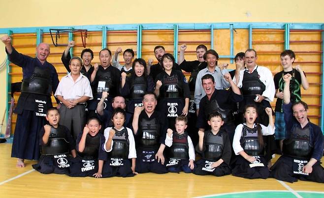 러시아검도연맹 초청 검도 강의 후 단체 사진.