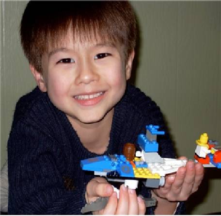 - 일본 자녀 납치 문제 해결을 위해 결성된 국제비영리단체 BACH(Bring Abducted Children Home·유괴된 아이들을 데려오자)의 제프리 모어하우스 이사가 일본인 전 부인에게 불법으로 빼앗긴 아들. 모어하우스는 아들을 데려오기 위해 일본에서 소송을 진행하고 있다. 2019.2.22 ASIA TIMES 제공