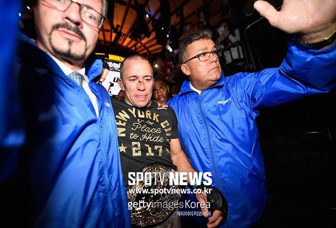 ▲ 조르주 생피에르는 22일 기자회견을 열고 은퇴를 발표했다. 총 전적 26승 2패를 기록하고 미련 없이 떠났다.