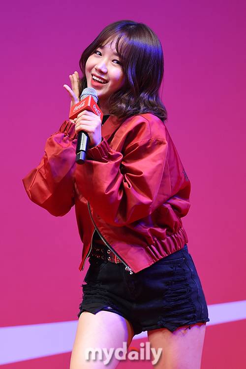 ▲  위키미키 최유정 '깜찍하죠?'