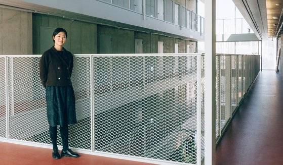 멜로디 송은 뉴욕대학교에서 인류학을 전공하고, 예일대 건축대학원을 졸업한 뒤 코오롱 하우스비전에 합류했다.［사진 이지응 작가］