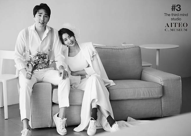 6일 공개된 배우 이도아의 웨딩 화보 (사진=해피메리드컴퍼니, 웨딩디렉터봉드, 써드마인드스튜디오, 홍루작가, 아미엘리플라워, 아이테오씨뮤지엄웨딩 제공)