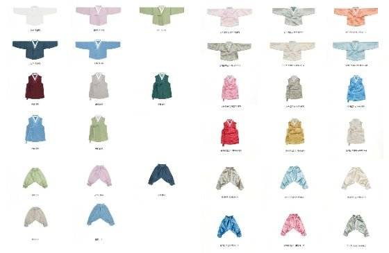 상의와 하의의 컬러 조합만으로도 아름다움을 표현할 수 있는 한복의 특성을 살려 디자인했다. [사진 호호당]