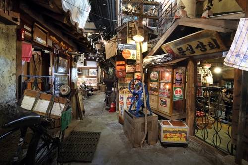 경기도 파주 헤이리에 있는 한국근현대사박물관의 1960년대 전후 골목 풍경 [사진/조보희 기자]