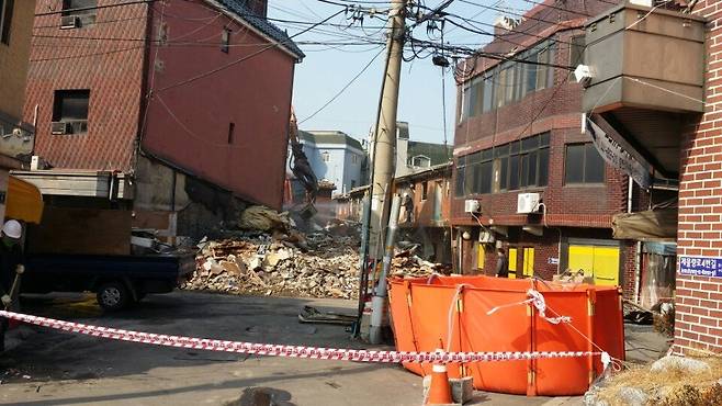 지난 2월 16일 옐로하우스 성매매 업소 철거가 시작됐다. [사진 옐로하우스 이주대책위원회 제공]