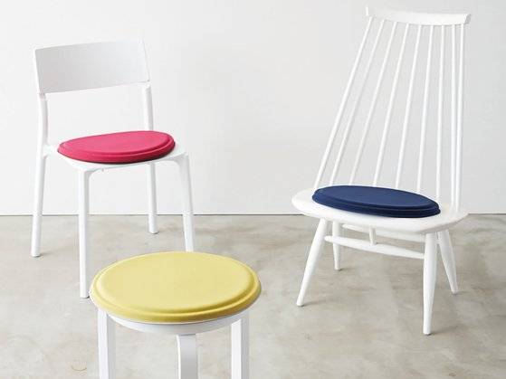 엑스젤을 이용한 다양한 색상과 형태의 '푸니' 모델 방석. [사진 카지 코퍼레이션]