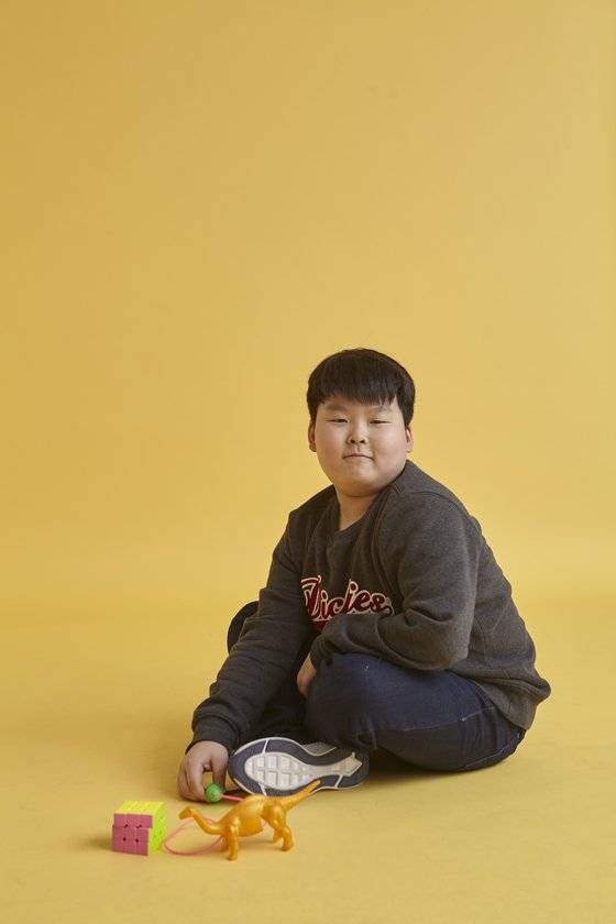 아싸들이 혼자 놀기 좋은 아이템으로 큐브와 장난감도 있다.