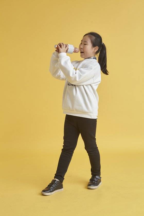 인싸들이 친구들과 코인노래방을 간다면 아싸들은 혼자 블루투스 마이크를 들고 노래를 부른다.