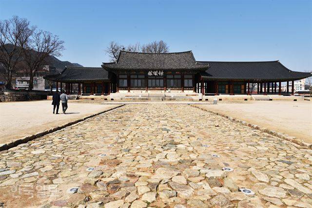 나주읍성의 객사인 금성관은 지방 객사 중 가장 규모가 크다.