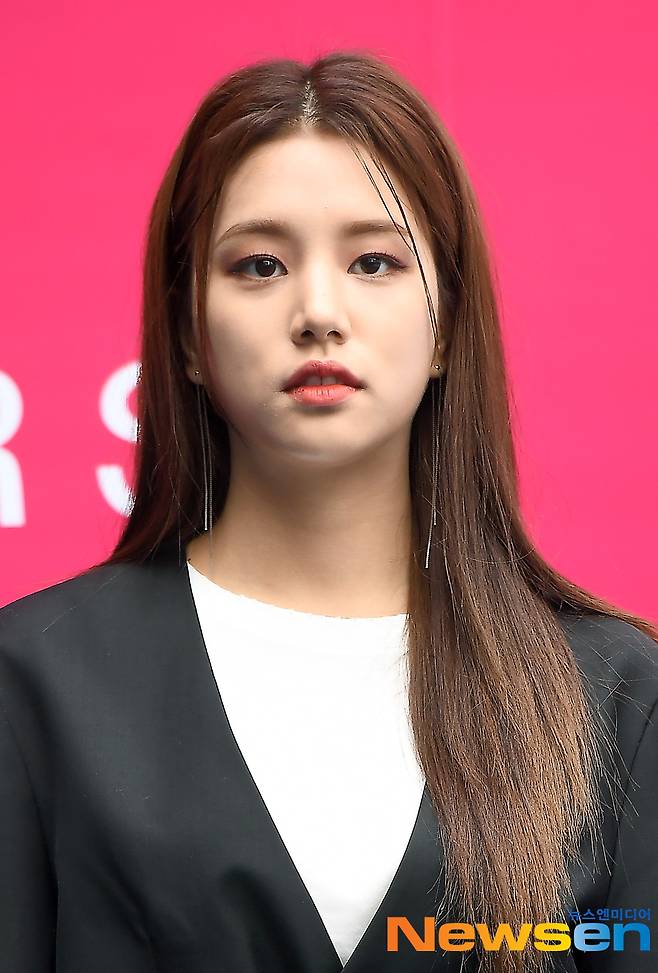 라붐 솔빈, 살짝 오른 볼 살[포토엔Hd]