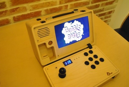 (열면 게임기로 변신~)