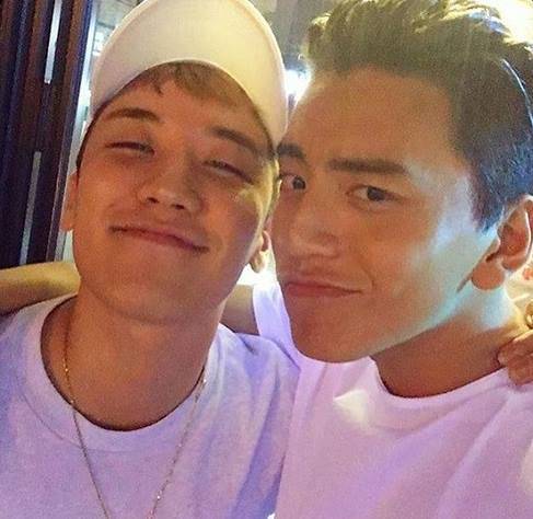 ▲ 승리(왼쪽)와 왕대륙. 출처L승리 SNS