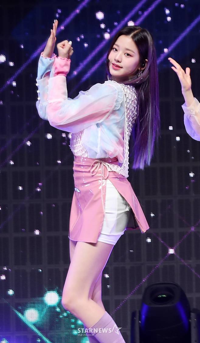 [★포토]장원영, '삼촌팬 마음에 노크 똑똑'