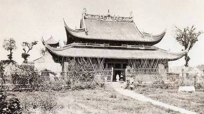 중국 청나라 말기 상하이 찡안쓰(精安寺) 만국공묘