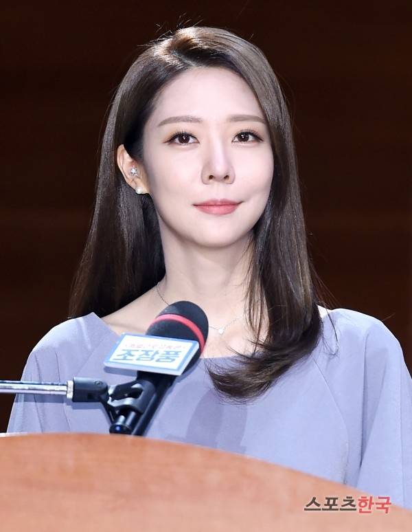 MBC 새 월화드라마 ‘특별근로감독관 조장풍’ 제작발표회에 참석한 이진 아나운서. 사진=조은정 기자 new@hankooki.com