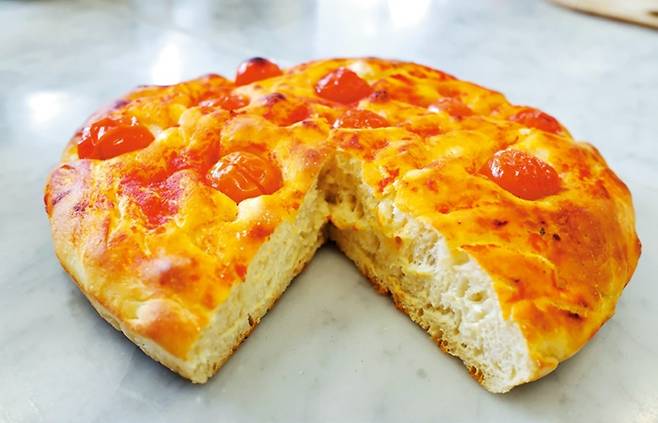 감자를 넣어서 부드러운 ‘풀리야 포카치아’.