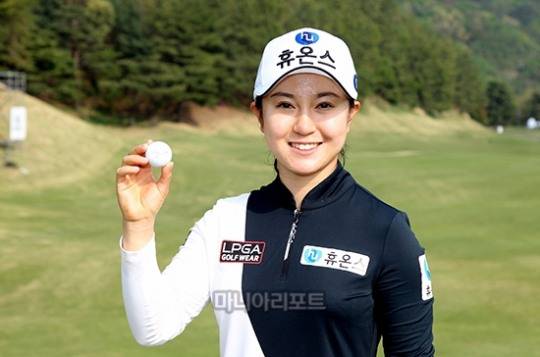 이승연이 타이틀리스트 프로V1X 볼로 첫승을 차지했다.