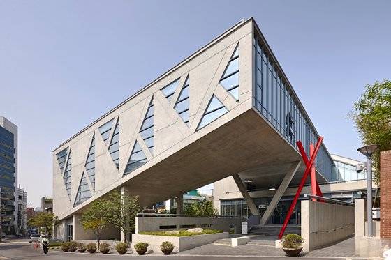 안도 다다오가 설계한 혜화동 JCC크리에이티브센터 외관. [사진 JCC]