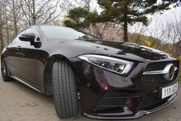 벤츠 CLS 400 d 4MATIC AMG Line의 날렵한 외관 / 사진 = 정현영 기자