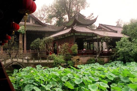 유비와 제갈공명의 사당 무후사. 원래 유비의 시호 소열제에서 따서 한소열묘(漢昭烈廟)였지만, 공명의 지혜를 높이샀던 사람들이 그의 시호인 충무후(忠武侯)를 본떠서 무후사라 부르게 되었다.[중앙포토]