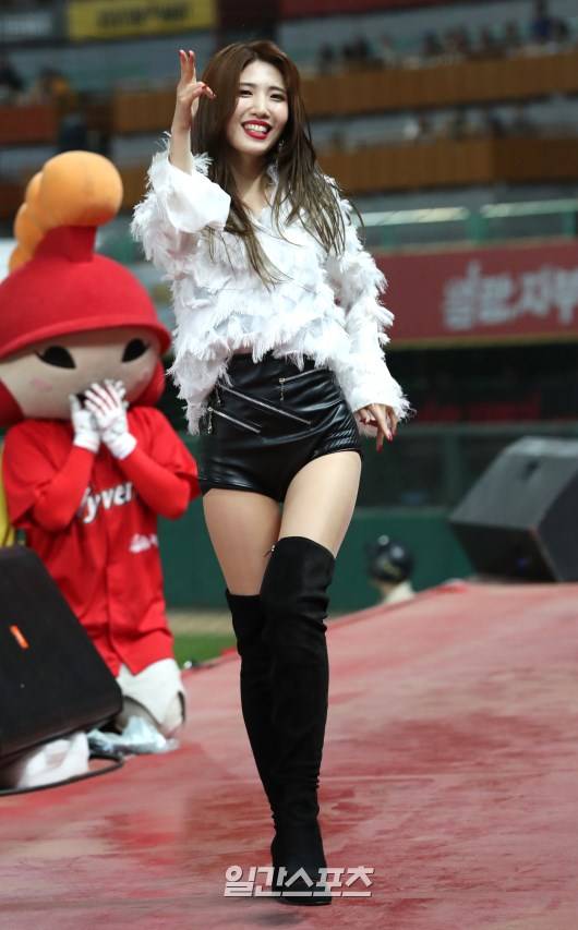화보]치어리더 김희진, 가시나~가시나~