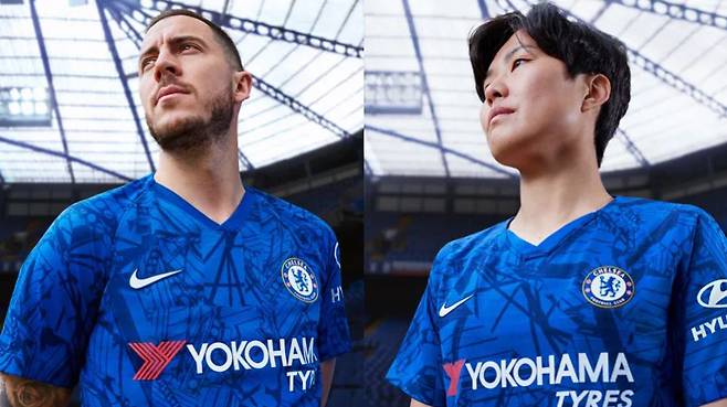 ▲ 아자르와 지소연(오른쪽) ⓒ첼시