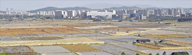 국토교통부가 7일 수도권 주택시장 안정을 위한 3기 신도시 입지와 광역교통대책을 발표했다. 이번에 3기 신도시로 추가 지정된 경기 부천시 대장동 일대. 지난해 3기 신도시로 지정된 계양신도시와 맞닿아 있다. /김범준  기자 bjk07@hankyung.com