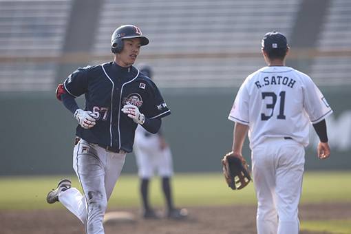 두산 김경호(왼쪽). 사진제공|두산 베어스