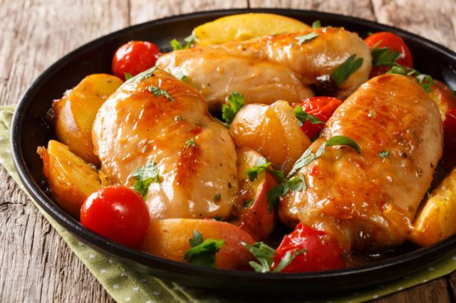 고단백 저열량인 닭가슴살은 다이어트에는 좋지만 맛있게 즐기기 어려운 식재료다. 하지만 약간의 노력만 들이면 충분히 맛있어진다. 게티이미지뱅크