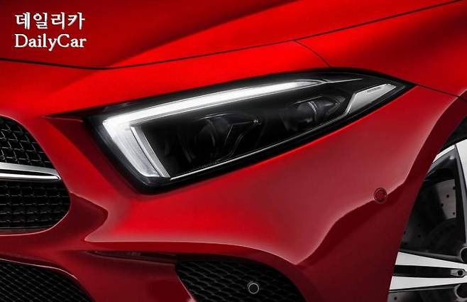 CLS (강렬한 눈매의 헤드램프)