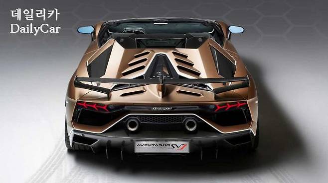 람보르기니, ′아벤타도르 SVJ 로드스터′ (출처 람보르기니)