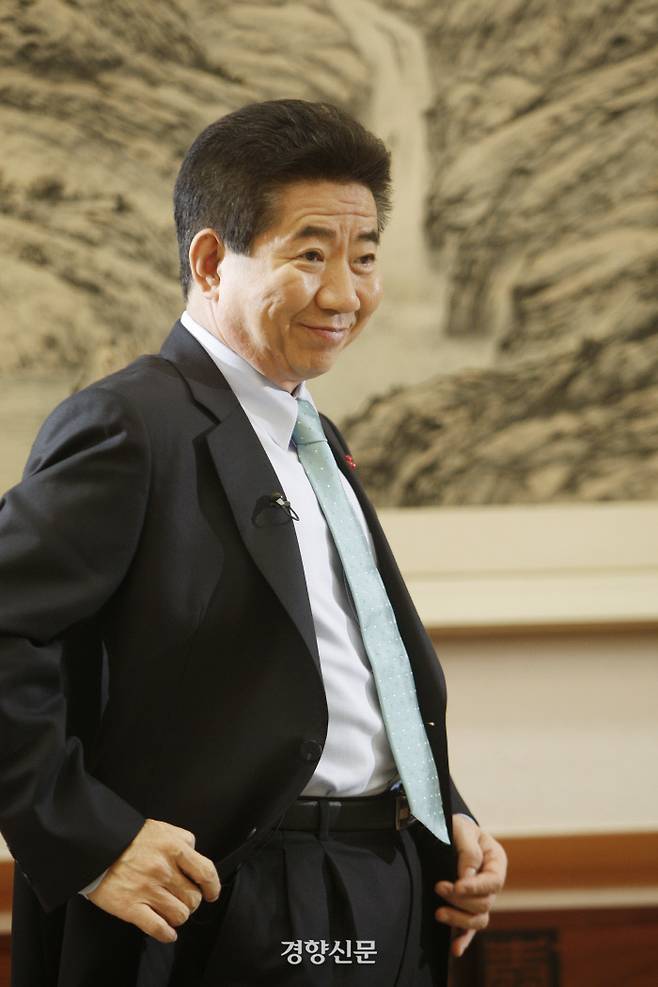 청와대 본관에서 cnn과 인터뷰를 가진 후 카메라를 향해 포즈를 취하고 있다.2007.12.4ⓒ 장철영