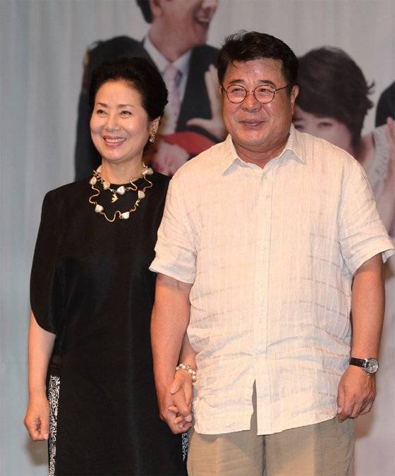 2013년 8월 서울 중구 서소문 호암아트홀에서 열린 JTBC 드라마 [더 이상은 못 참아] 제작발표회에서 자리를 함께한 선우용여와 백일섭.