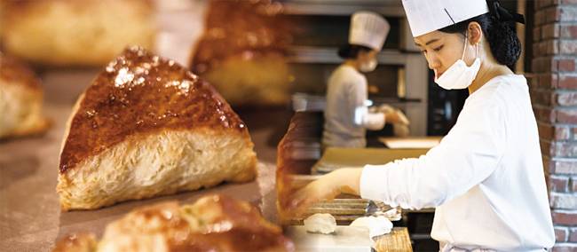 서울 연희동 ‘폴앤폴리나’의 제빵 현장. 사진 조우혜 객원기자